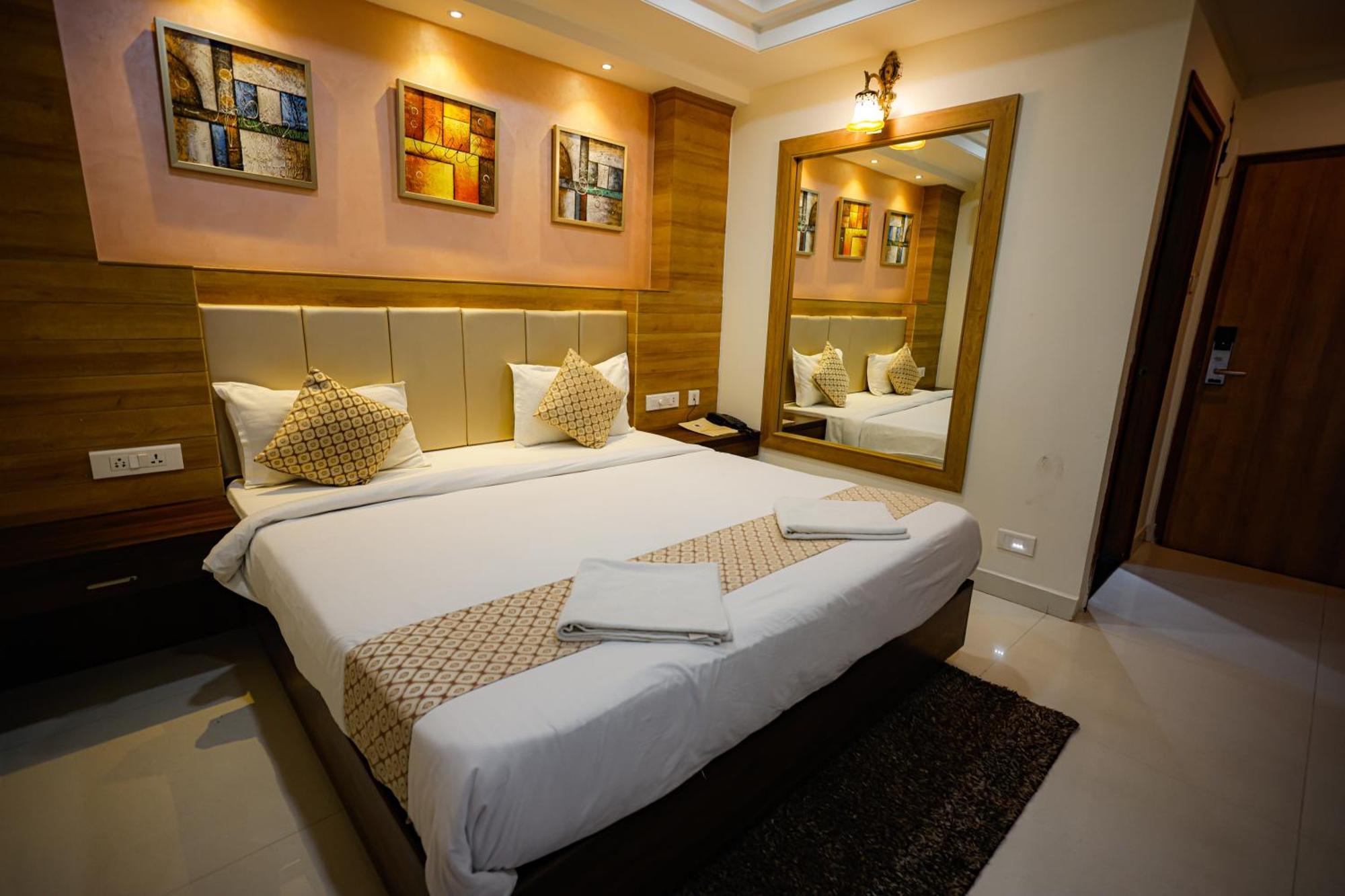 M Square Hotel Haïdarabad Extérieur photo
