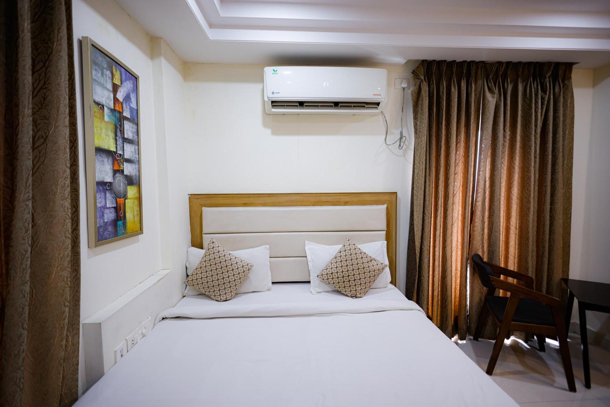 M Square Hotel Haïdarabad Extérieur photo