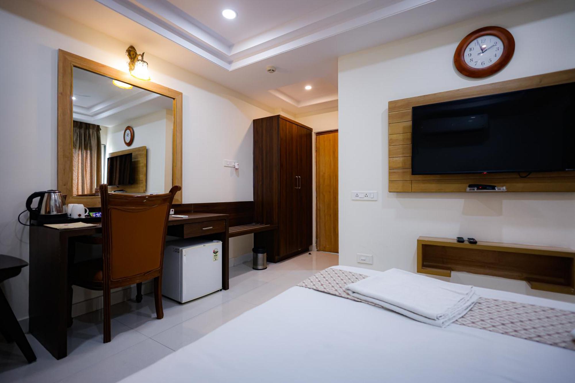 M Square Hotel Haïdarabad Extérieur photo