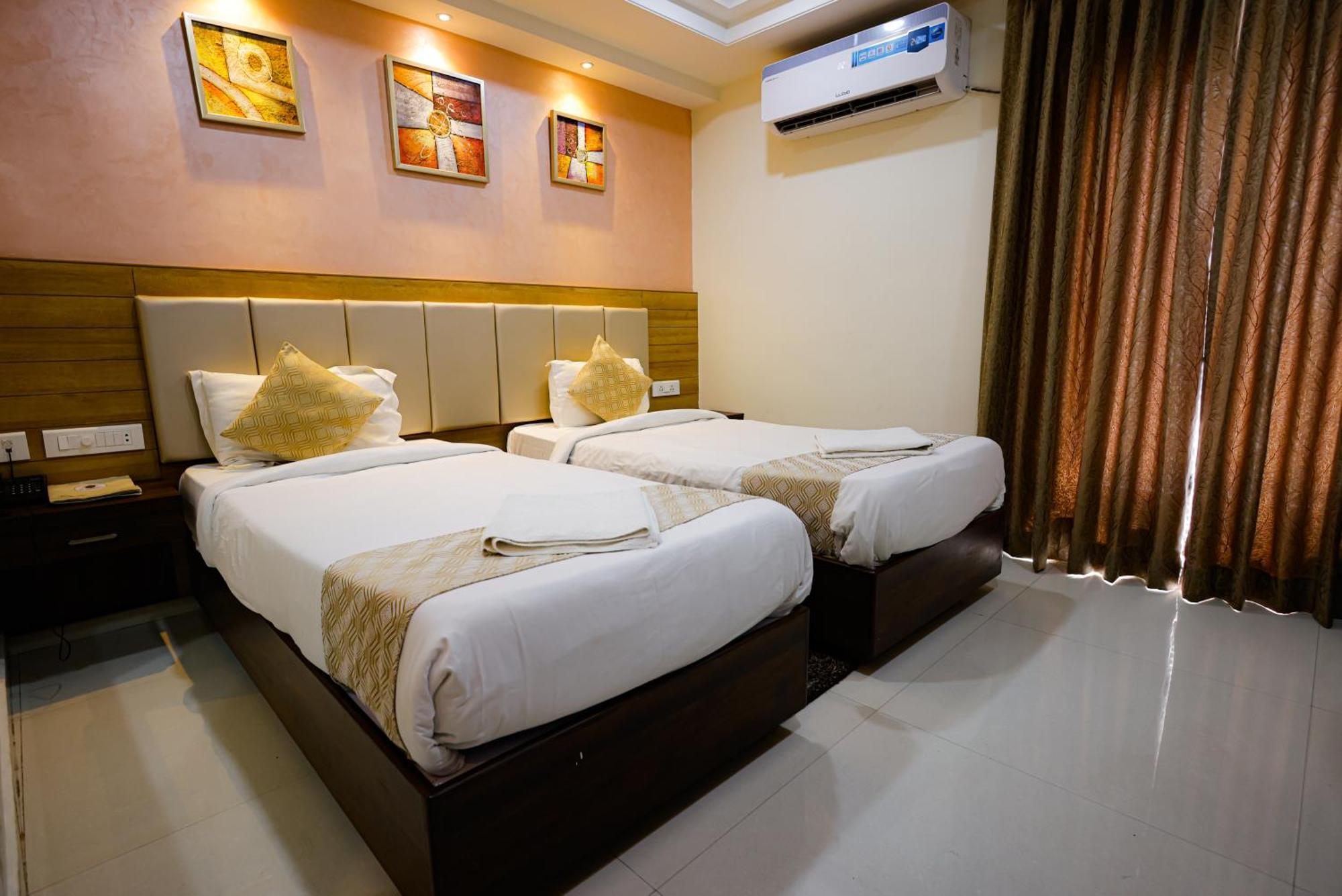 M Square Hotel Haïdarabad Extérieur photo